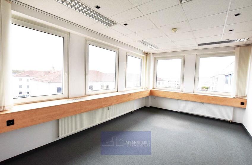 ERLANGEN-TENNENLOHE - HELLE BÜROS - KÜCHE - TEIKLIMA - BAB 373ÖPNVAIRPORT zimmer