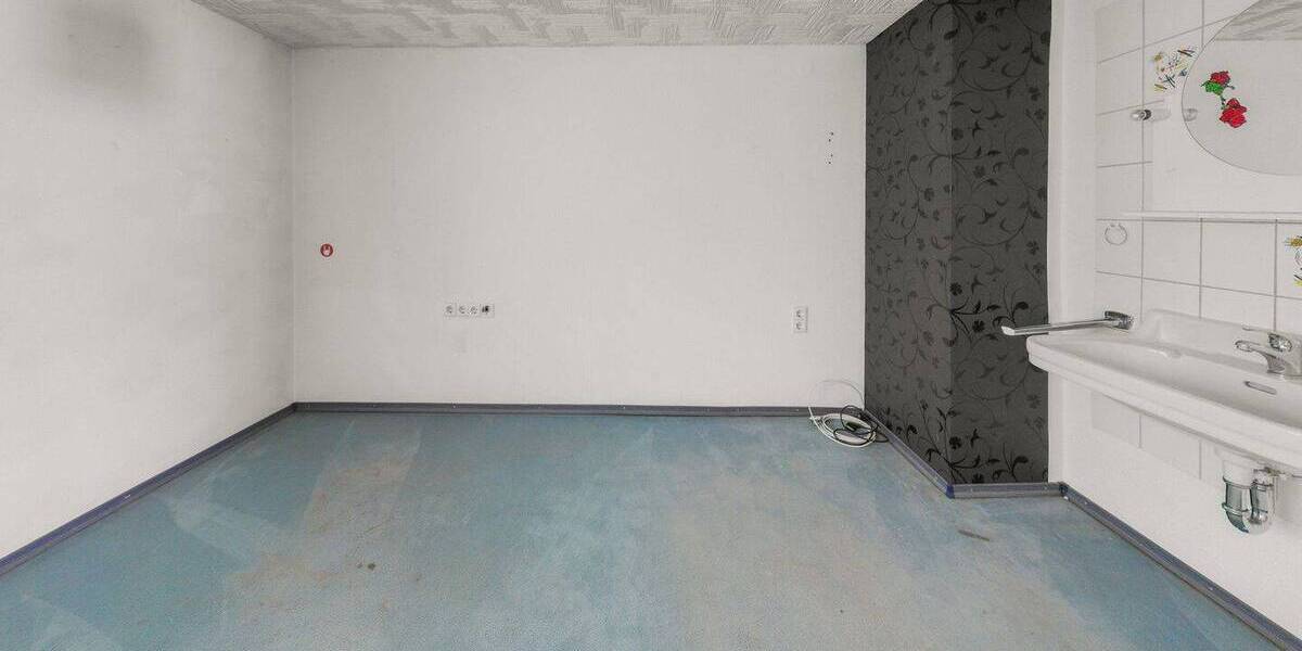 Doppelhaushälfte Singen Bohlingen - 7 Zimmer, 140 m&sup2;, 290.000&euro; | Angebot:26243095