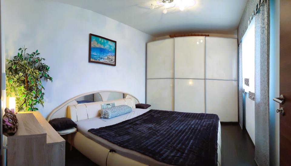 Modernes Wohnen mit Stil & Komfort: Stadtvilla mit Sauna & Garten 7.5 zimmer