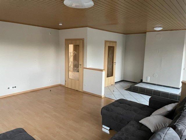 Etagenwohnung Dickenschied - 4 Zimmer, 144 m&sup2;, 890&euro; | Angebot:26680927