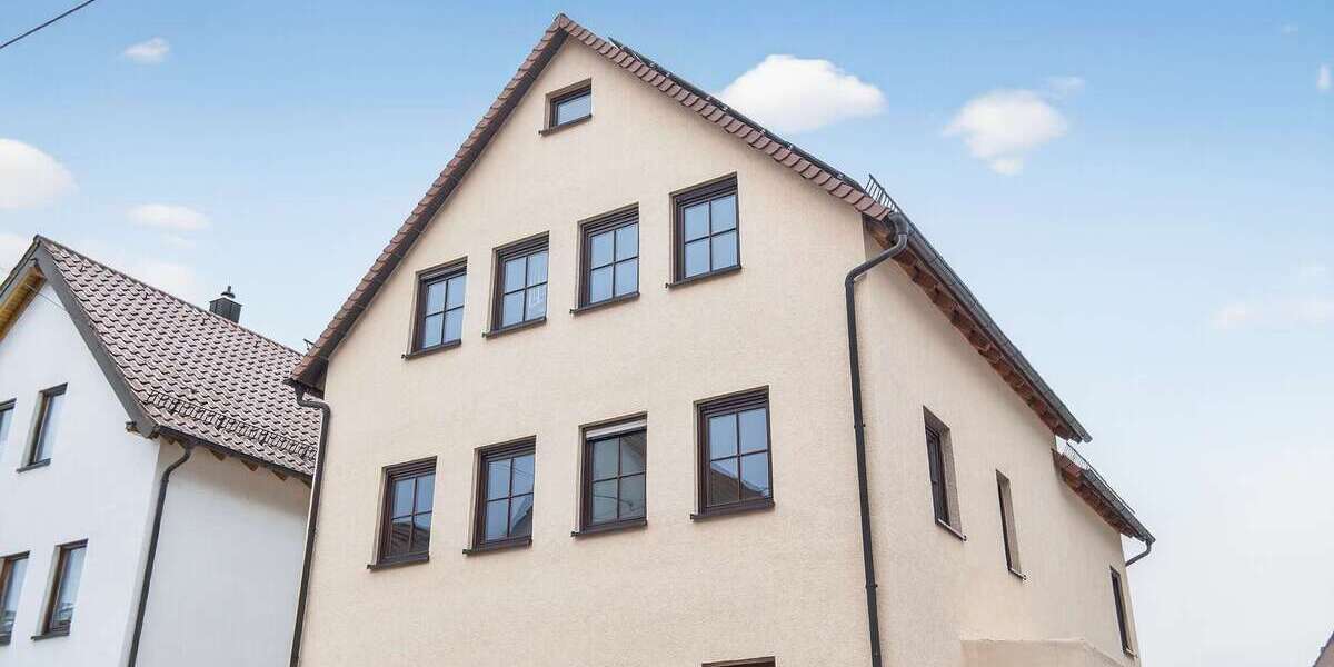Gepflegtes 3-Familienhaus in begehrter Wohnlage mit vielseitigen Nutzungsmöglichkeiten - Mehrfamilienhaus, Wohnhaus Stuttgart Zuffenhausen | Angebot:27083597