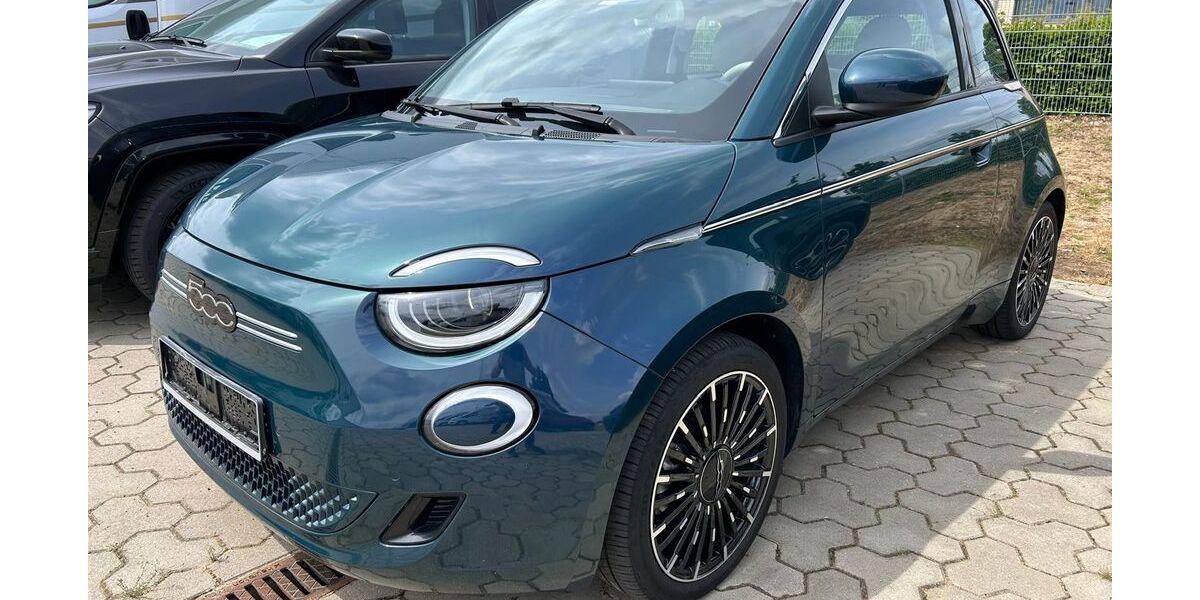 Fiat 500e 9.611 km 26.900 &euro; Ratzeburg 23909