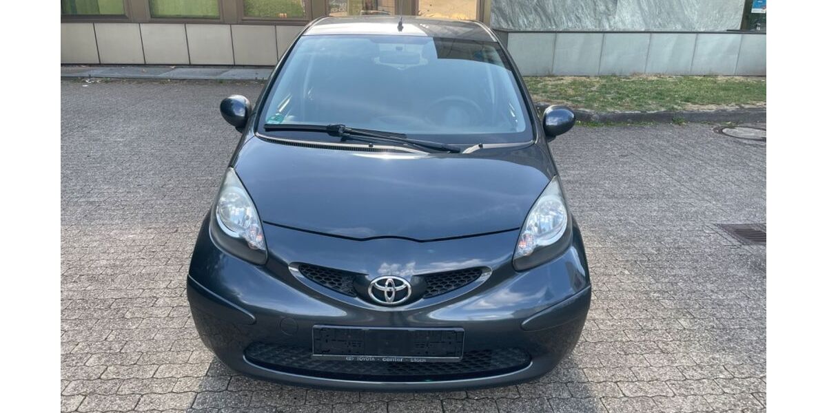 Toyota Aygo (X) 184.000 km 2.390 &euro; Duisburg 47058