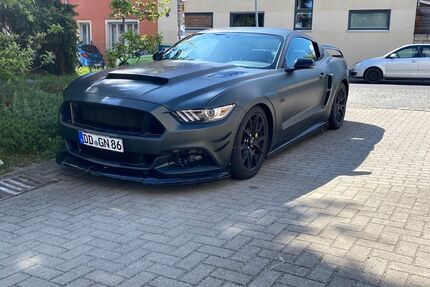 Ford Mustang 120.000 km 30.900 &euro; Dresden 01159