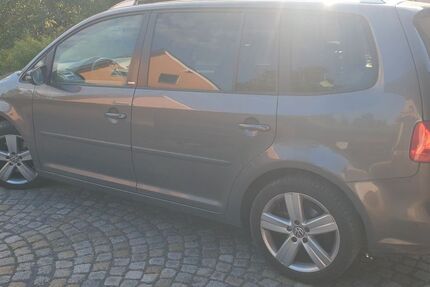 VW Touran 282.000 km 5.700 &euro; Weinböhla 01689