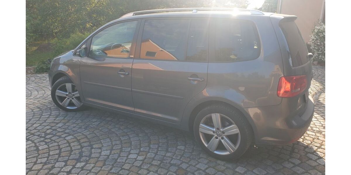 VW Touran 282.000 km 5.700 &euro; Weinböhla 01689