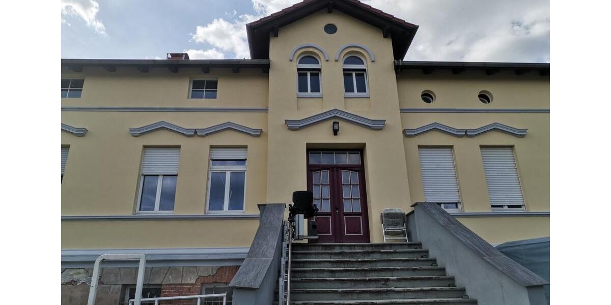 Handwerker aufgepasst. Ehemaliges Gutshaus zimmer