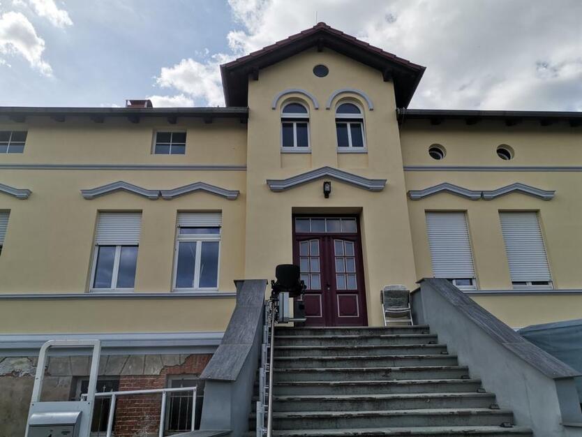 Handwerker aufgepasst. Ehemaliges Gutshaus zimmer