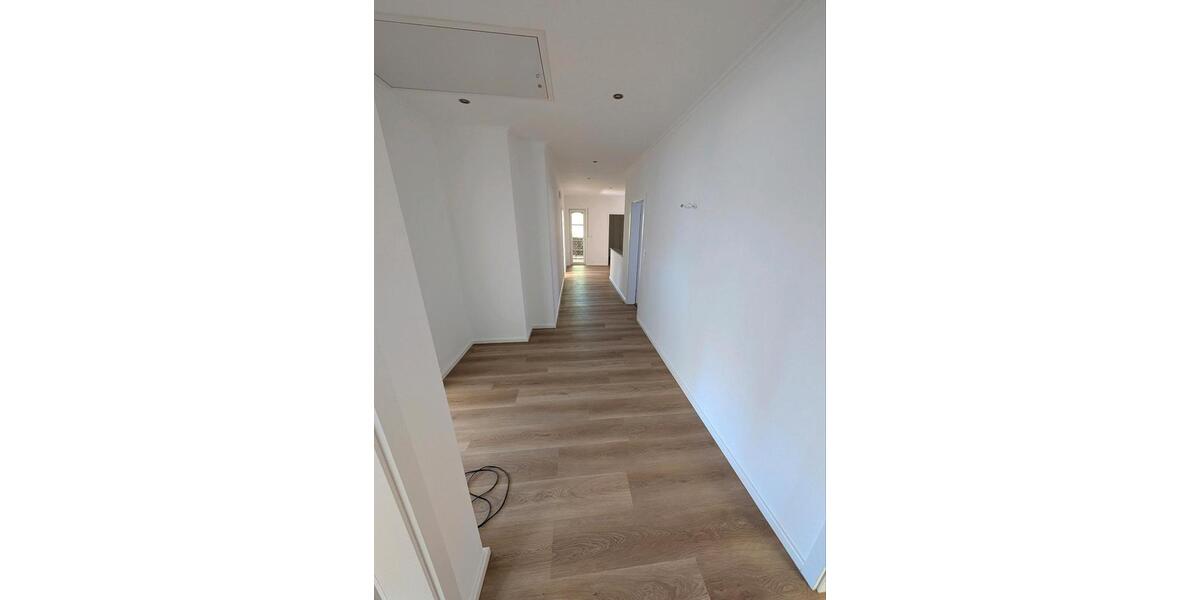 Etagenwohnung Garrel - 4 Zimmer, 150 m&sup2;, 1.000&euro; | Angebot:26406050