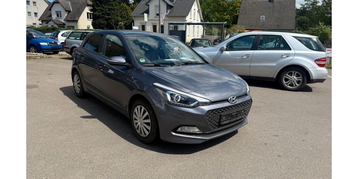 Hyundai i20 107.070 km 7.990 &euro; Minden 32425