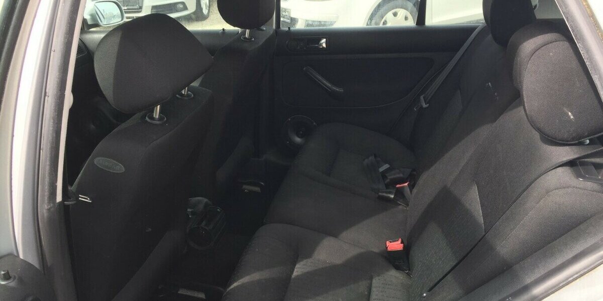 VW Golf TDi,Champ,Klima,1 Hd.,Tüv Neu 223.000 km 2.450 &euro; Himmelkron 95502