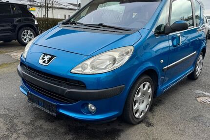 Peugeot 1007 110.000 km 1.499 &euro; Limburg-Linter 65550