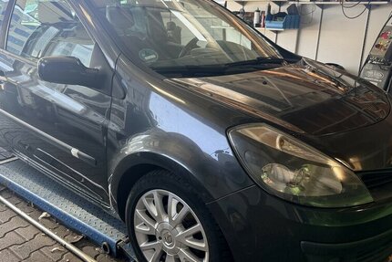 Renault Clio Exception-Startet nicht 205.000 km 999 &euro; Frankfurt 60386