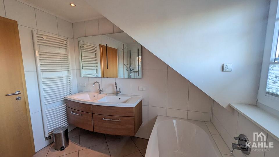 Einfamilienhaus Warendorf - 7 Zimmer, 214 m&sup2;, 1.600&euro; | Angebot:24571849