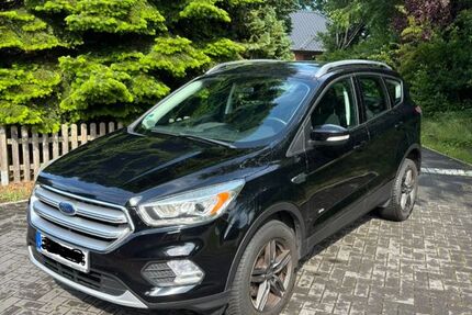 Ford Kuga 136.000 km 12.950 &euro; Wingst 21789