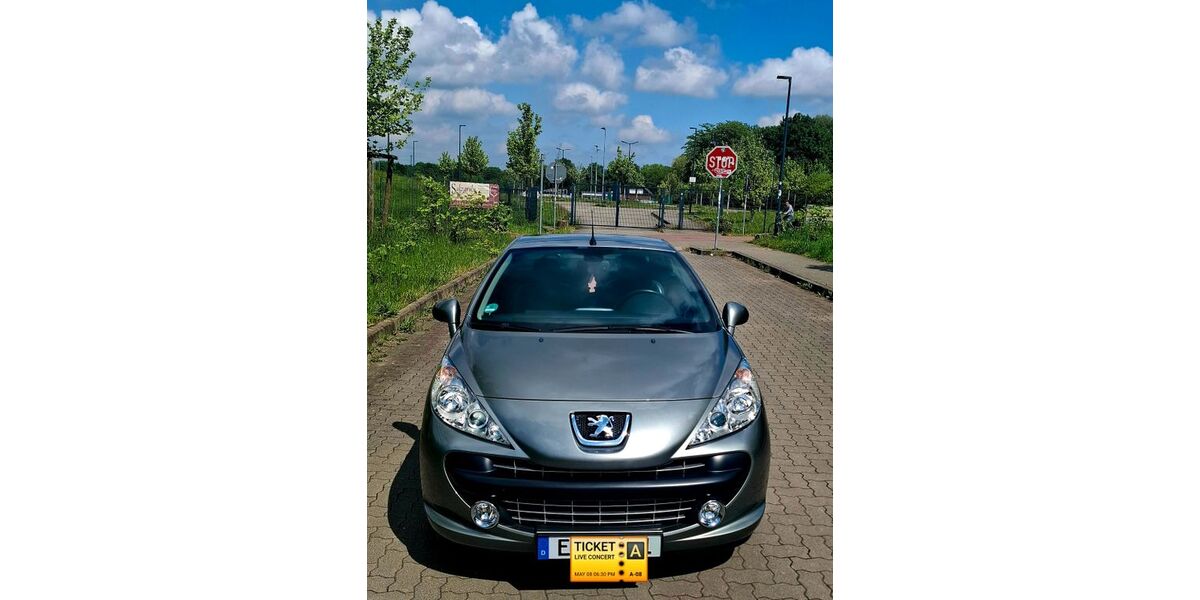 Peugeot 207 28.000 km 7.500 &euro; Essen 45327