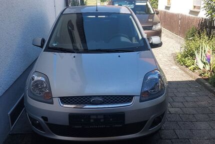 Ford Fiesta 192.326 km 2.900 € Günzburg - Deffingen 89312