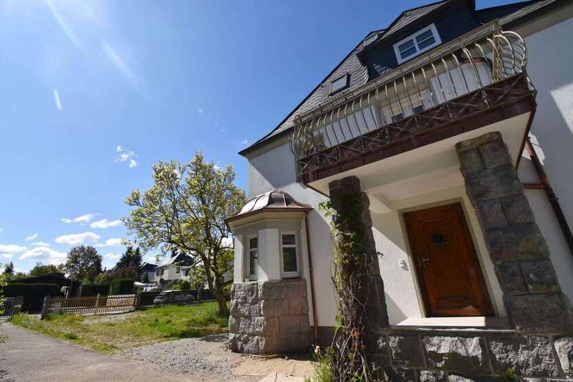 Haus zum Mieten in Oberlungwitz 1.650 € 170 m²