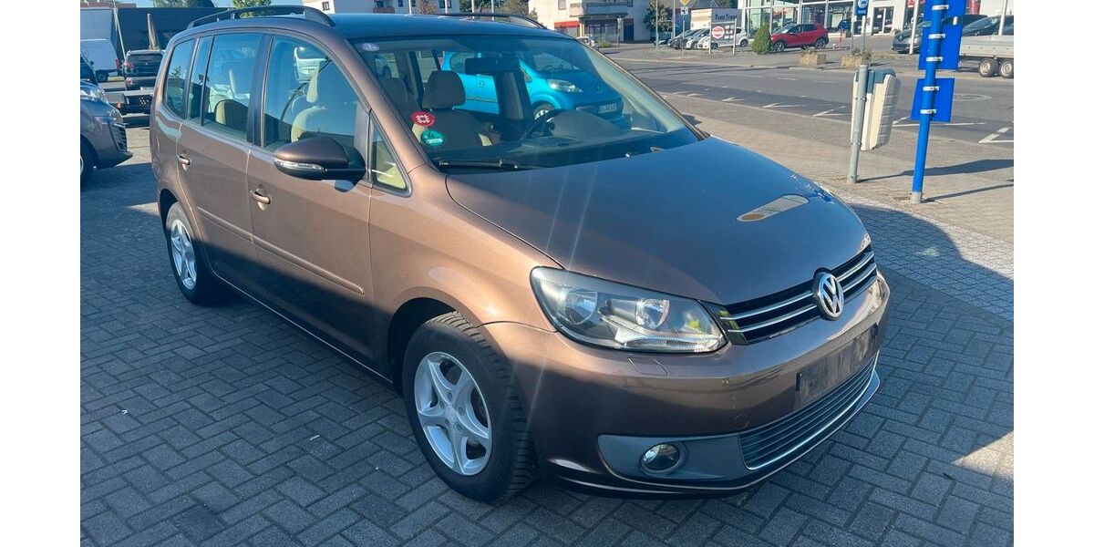 VW Touran 213.796 km 7.800 &euro; Rodgau Nieder-Roden 63110