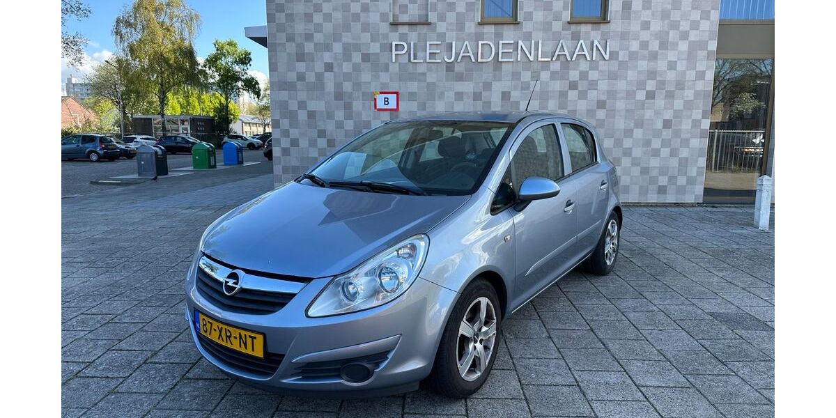 Opel Corsa 252.892 km 2.150 &euro; Bergen op zoom 4624x