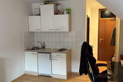 Studenten aufgepasst! Schöne 1-Zimmerwohnung im DG in zentraler Lage 1 zimmer