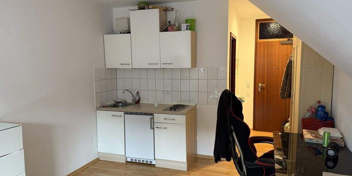 Studenten aufgepasst! Schöne 1-Zimmerwohnung im DG in zentraler Lage 1 zimmer