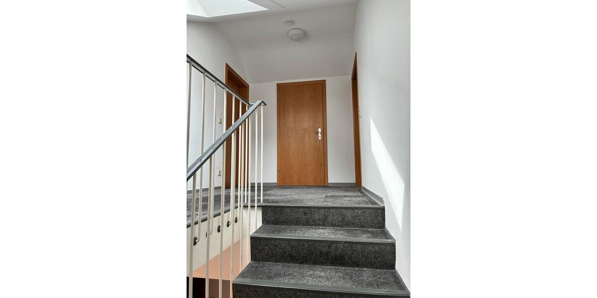 Einfamilienhaus Gummersbach - 8 Zimmer, 220 m&sup2;, 1.900&euro; | Angebot:26340217