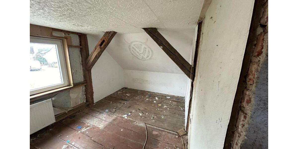 HAUS MIT SCHEUNE südlich von BERLIN 4 zimmer