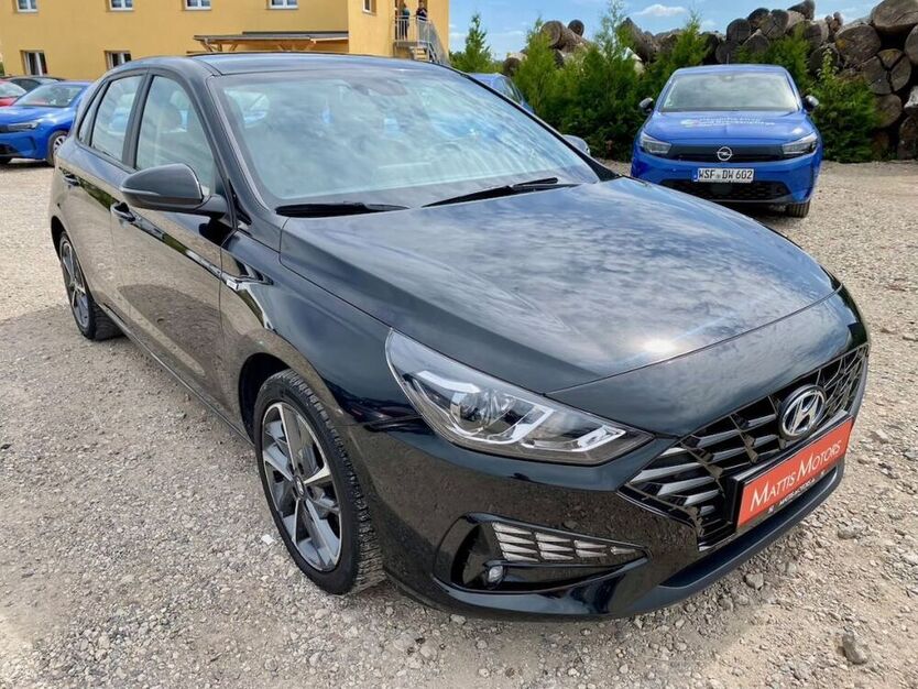 i30