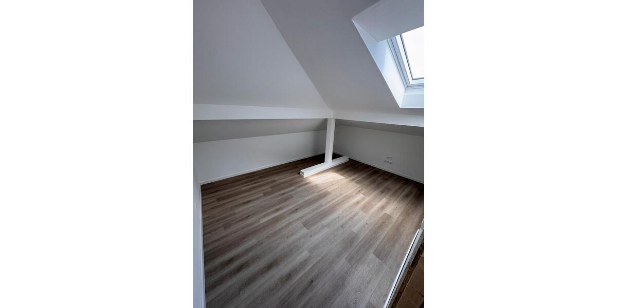 Dachgeschoßwohnung Bösel - 4 Zimmer, 108 m&sup2;, 980&euro; | Angebot:26665181