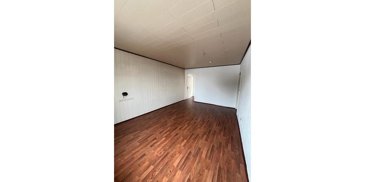 Erdgeschoßwohnung Hohenmölsen - 3 Zimmer, 68 m&sup2;, 690&euro; | Angebot:24828094