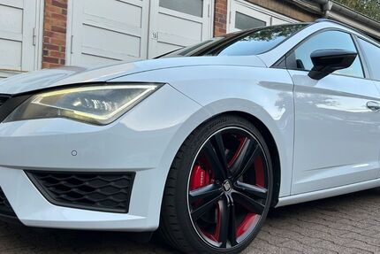 Seat Leon 104.345 km 15.999 &euro; Berlin Wilmersdorf 10715