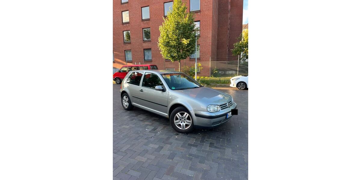VW Golf 307.000 km 880 &euro; Kiel 24106