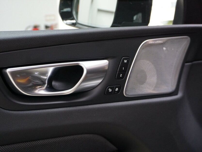 XC60 T8 Polestar B&W Pano 360° Leder HuD 22´