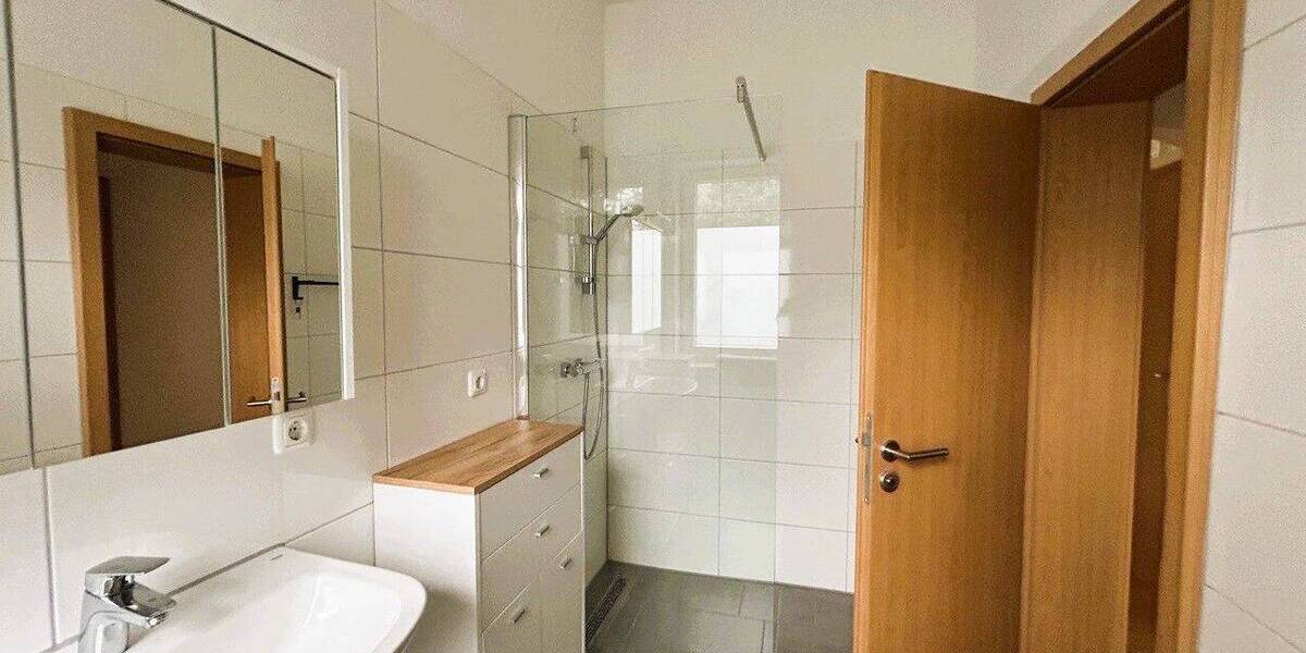 Etagenwohnung Ansbach - 4 Zimmer, 74 m&sup2;, 670&euro; | Angebot:26840875