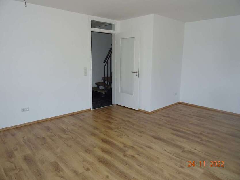 Haus zum Mieten in Husum 1.120,68 € 93.39 m² 4 zimmer