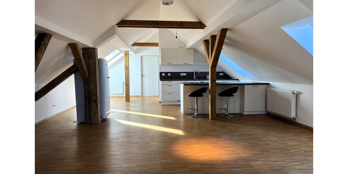 Dachgeschoßwohnung Erfurt - 2 Zimmer, 122 m&sup2;, 1.285&euro; | Angebot:25512316