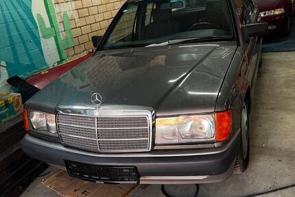 Mercedes-Benz 190 265.166 km 2.750 &euro; Geilenkirchen 52511
