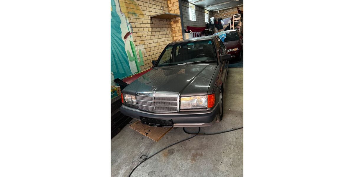 Mercedes-Benz 190 265.166 km 2.750 &euro; Geilenkirchen 52511