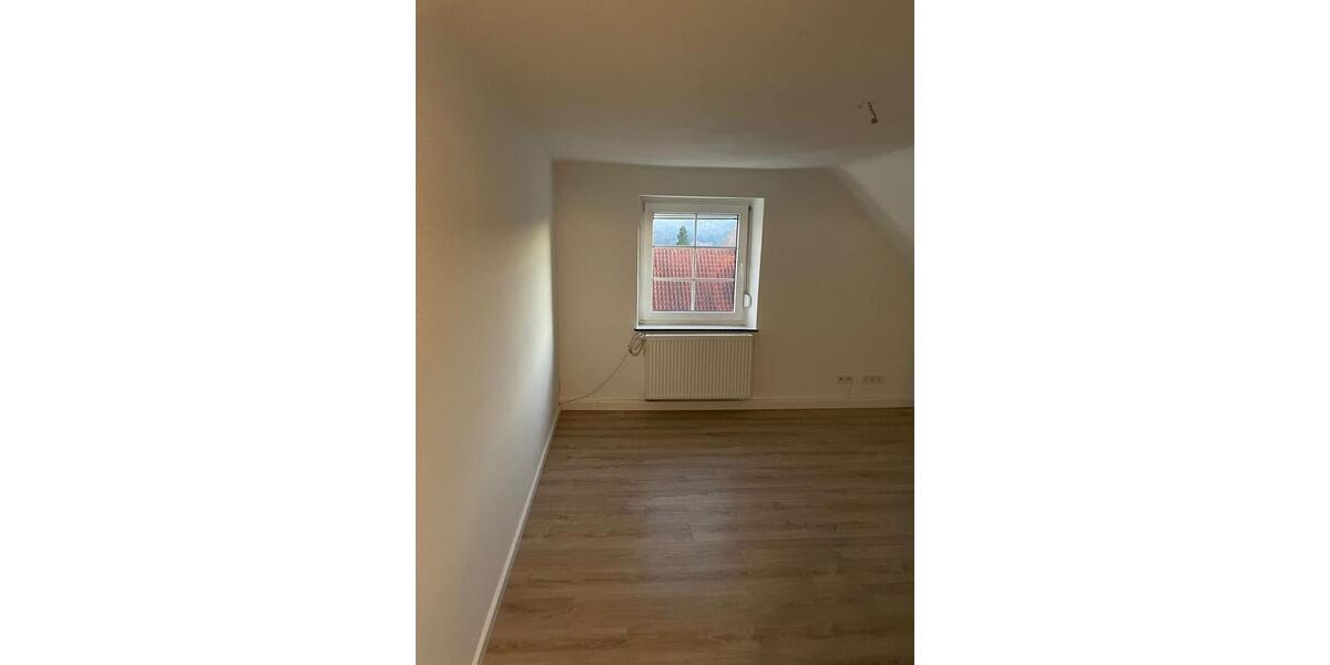 Dachgeschoßwohnung Zweibrücken - 2 Zimmer, 70 m&sup2;, 450&euro; | Angebot:26425887