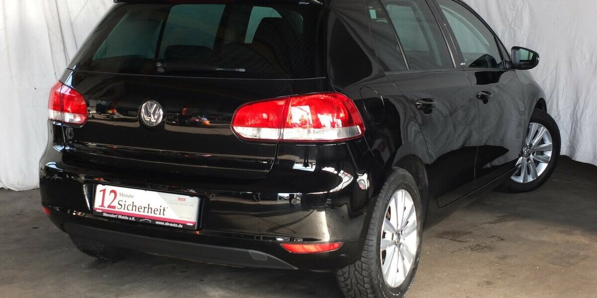 VW Golf STYLE TIPTRONIC KLIMAAUT 5-TÜRIG PARKPILOT 146.255 km 8.408 &euro; Köln 50858