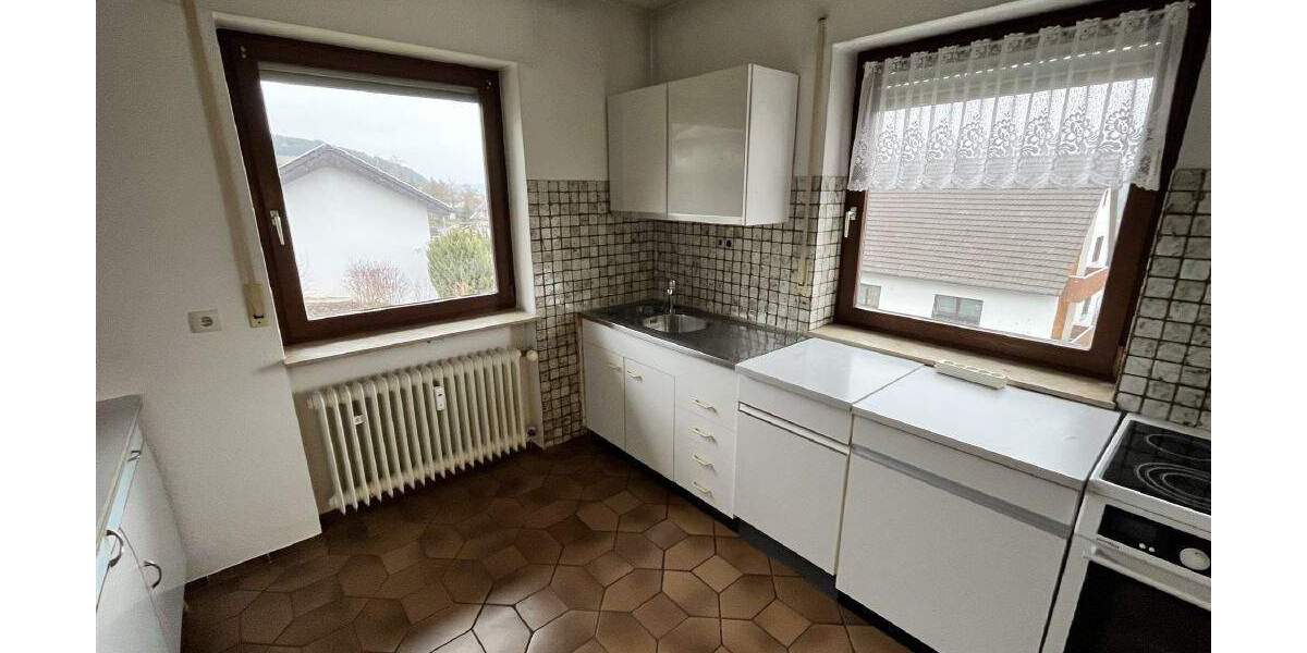 Großzügiges Dreifamilienhaus in aussichtsreicher Lage von Lauda - mit Blick ins Taubertal 1 zimmer