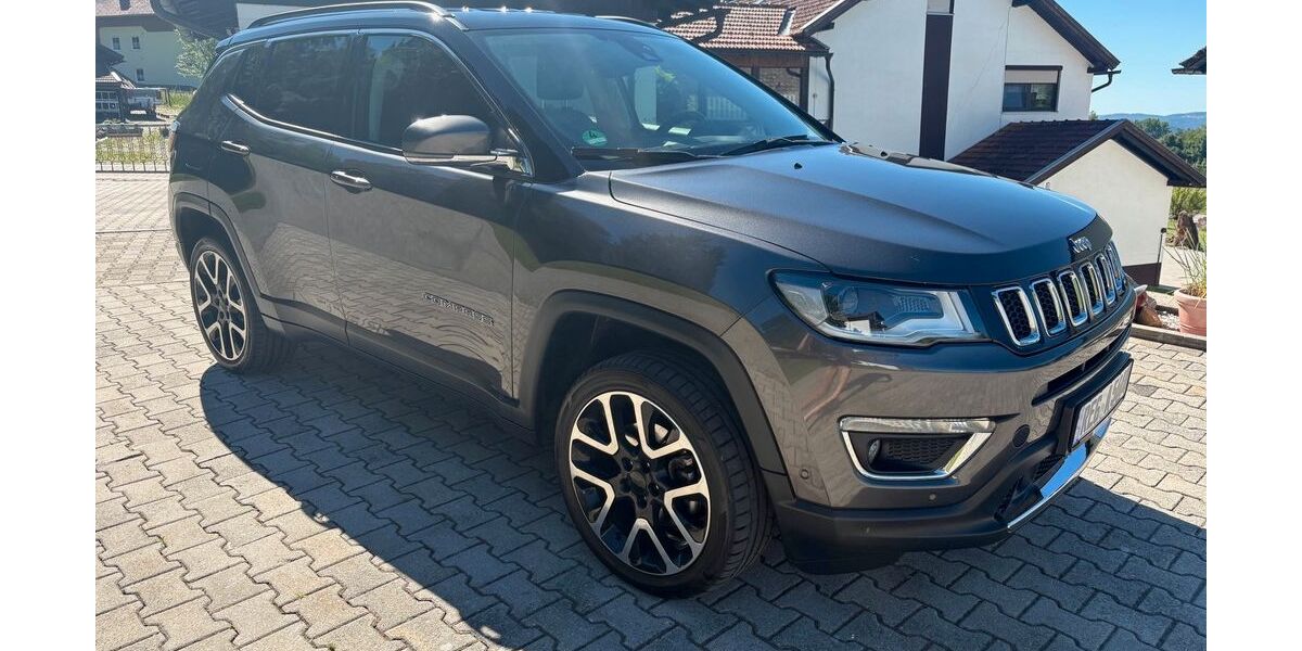 Jeep Compass 74.000 km 19.390 &euro; Kirchdorf im Wald 94261
