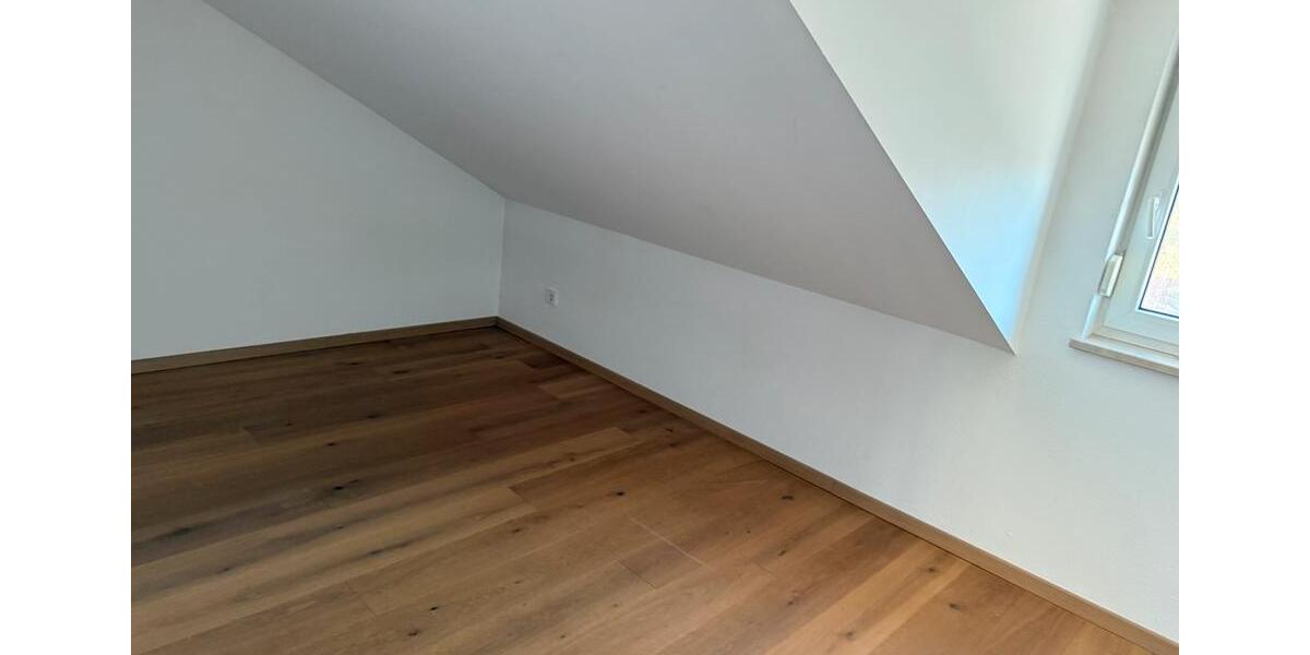 Dachgeschoßwohnung Kumhausen - 3 Zimmer, 78 m&sup2;, 1.300&euro; | Angebot:26399617