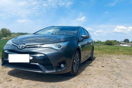 Toyota Avensis 111.000 km 14.500 &euro; Göttingen 37079