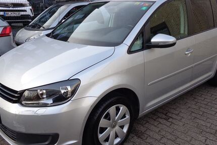VW Touran 137.604 km 7.450 € Hamburg 22399