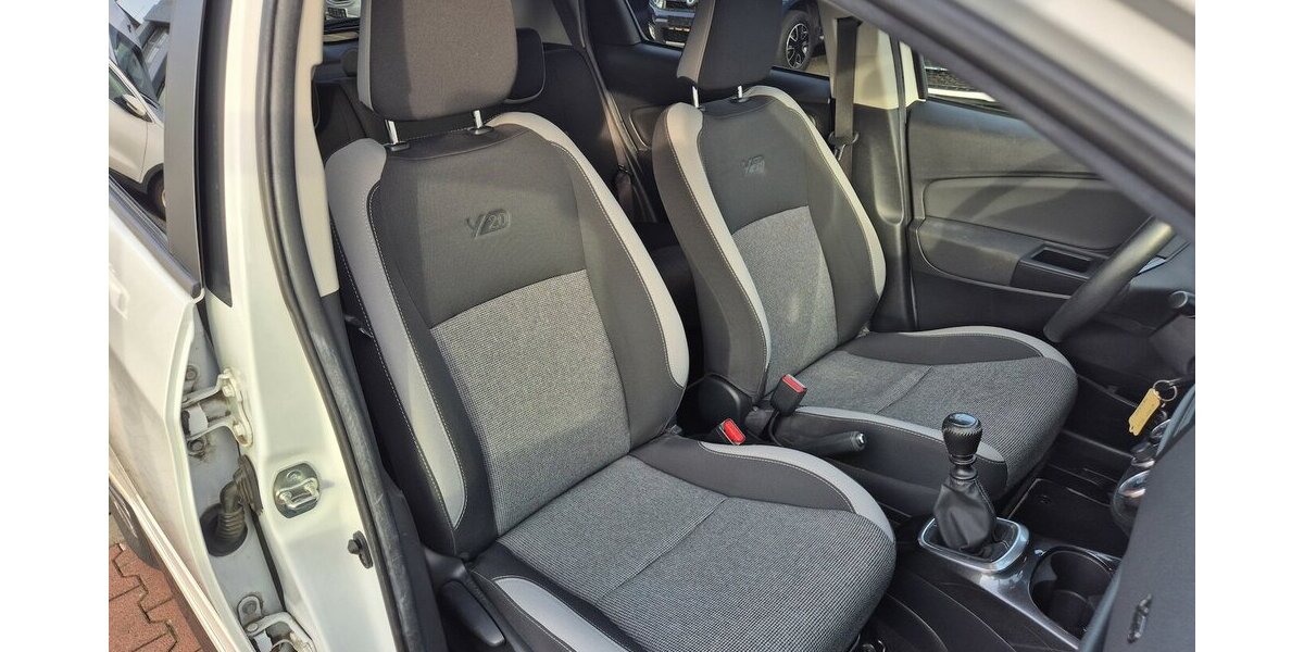 Toyota Yaris Team D 98.400 km 11.890 &euro; Rodgau 63110