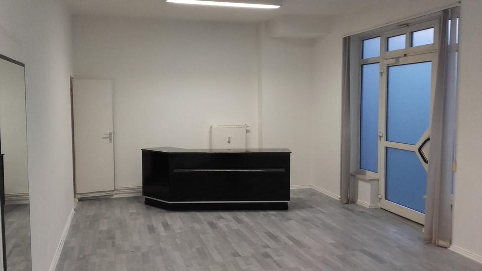 Gewerbeimmobilie Büro Praxis Laden zimmer