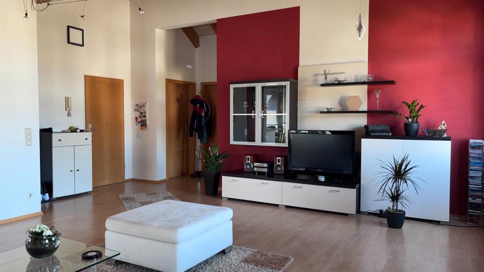 Dachgeschoßwohnung Tuttlingen - 3.5 Zimmer, 81 m&sup2;, 259.000&euro; | Angebot:26301354