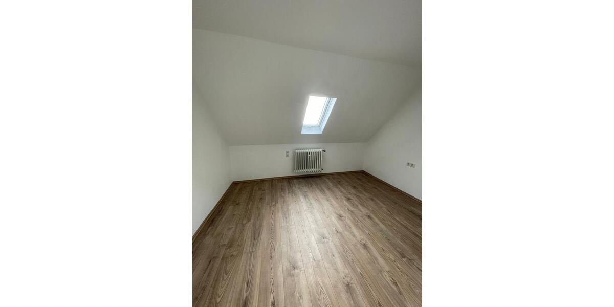 Einfamilienhaus Bebra - 5 Zimmer, 140 m&sup2;, 1.200&euro; | Angebot:26183188